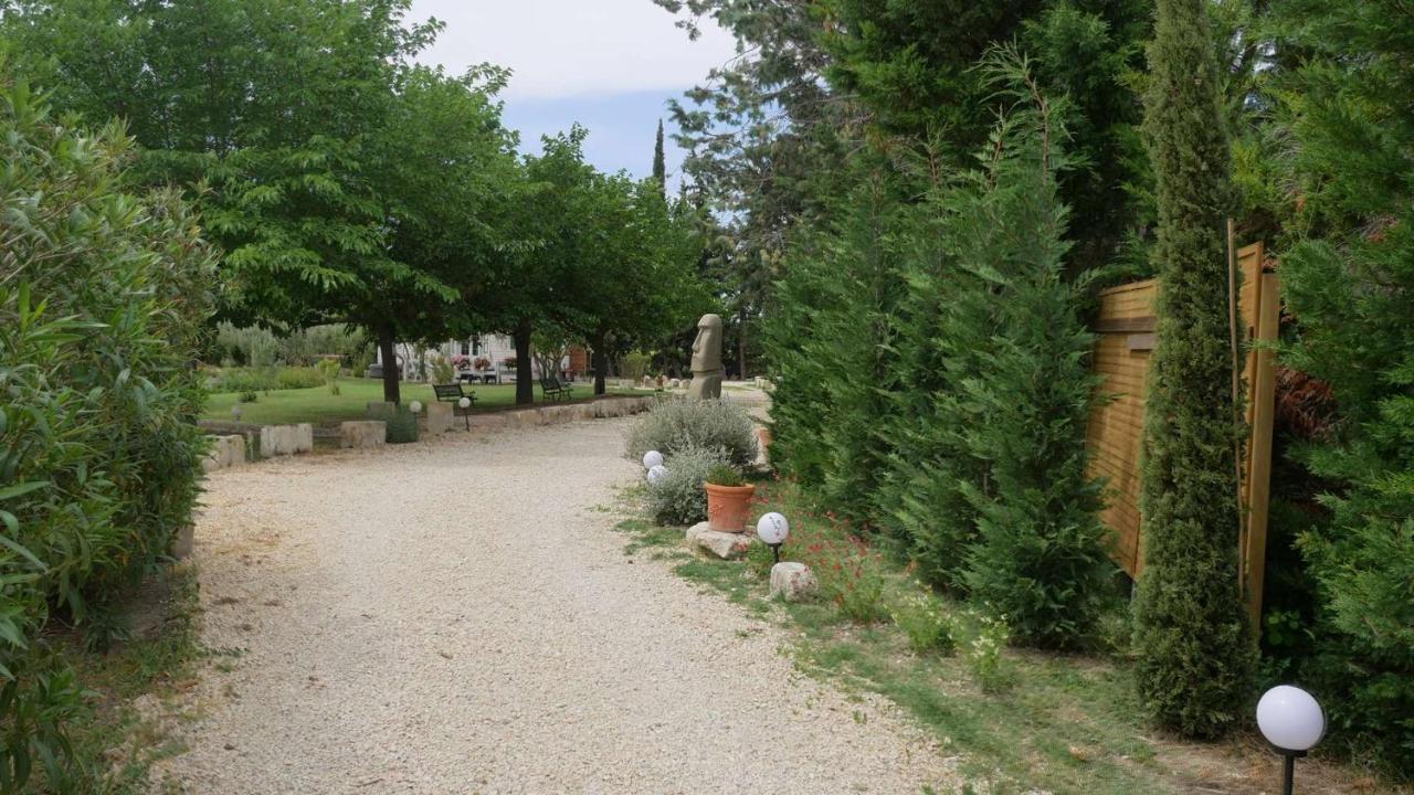 Апартаменти Mas Maurane - Le Bougainvillier Aux Portes D'Arles Тараскон Екстер'єр фото