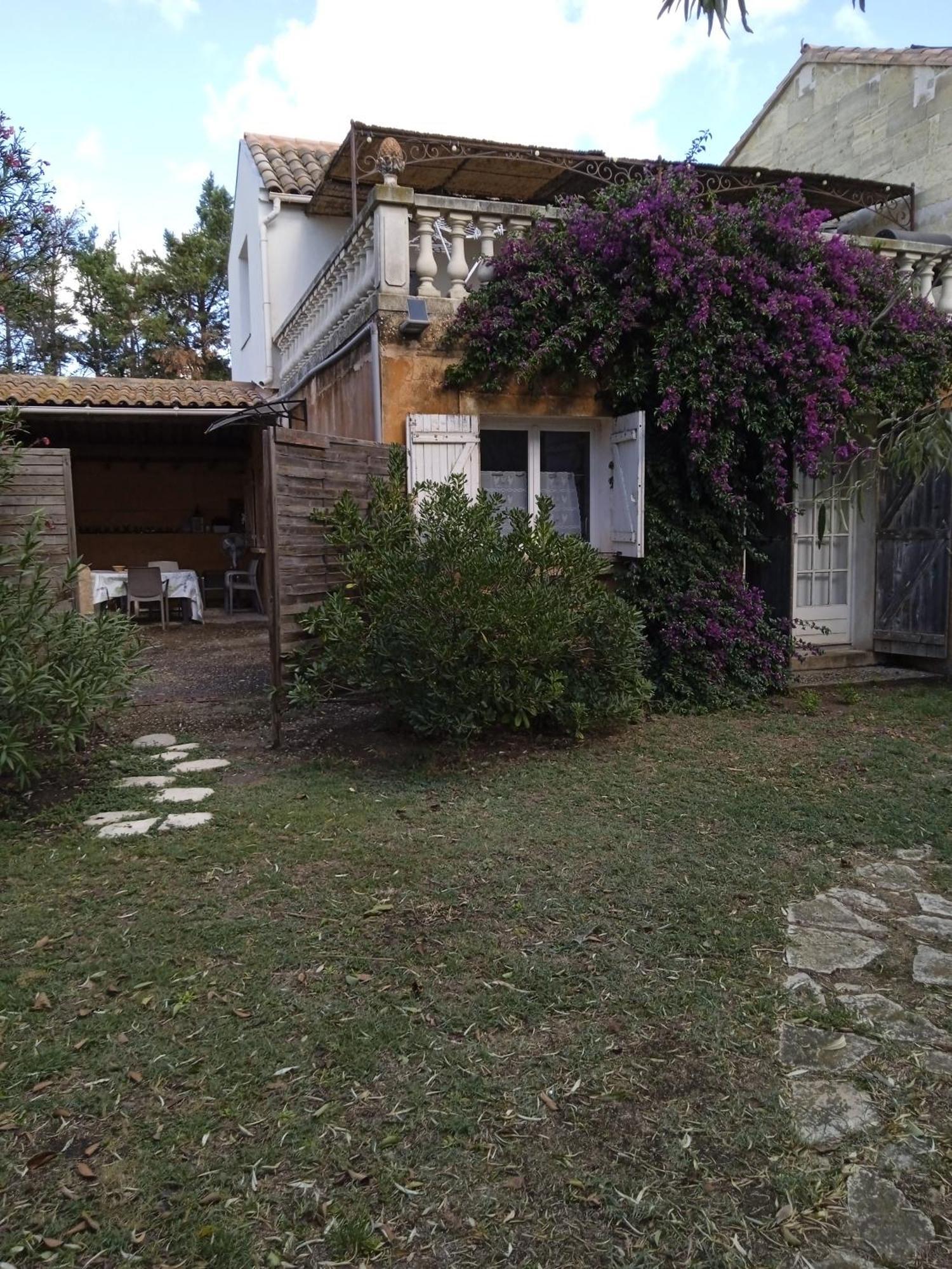 Апартаменти Mas Maurane - Le Bougainvillier Aux Portes D'Arles Тараскон Екстер'єр фото
